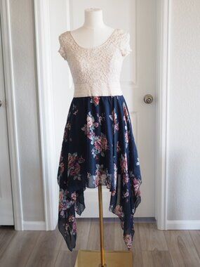 Asymmetrical Dress Rue21 Cream Lace Navy Floral Handkerchief Hem Size Small Boho